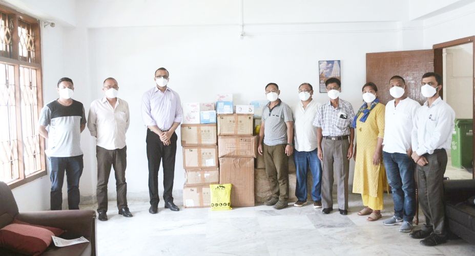DC Tuensang Kumar Ramnikant IAS and others receive the medical consignment from well-wishers of Chang Baptist Lashong Thangyen (CBLT) based in Delhi and Bangalore at CBLT office Tuensang on June 17. (DIPR Photo)